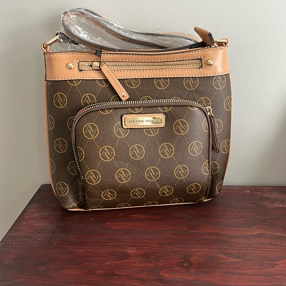 Brand new Adrienne Vittadini purse